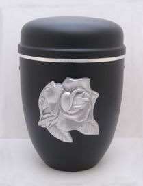 matt schwarze Stahlurne mit Rose in silber und Silberband